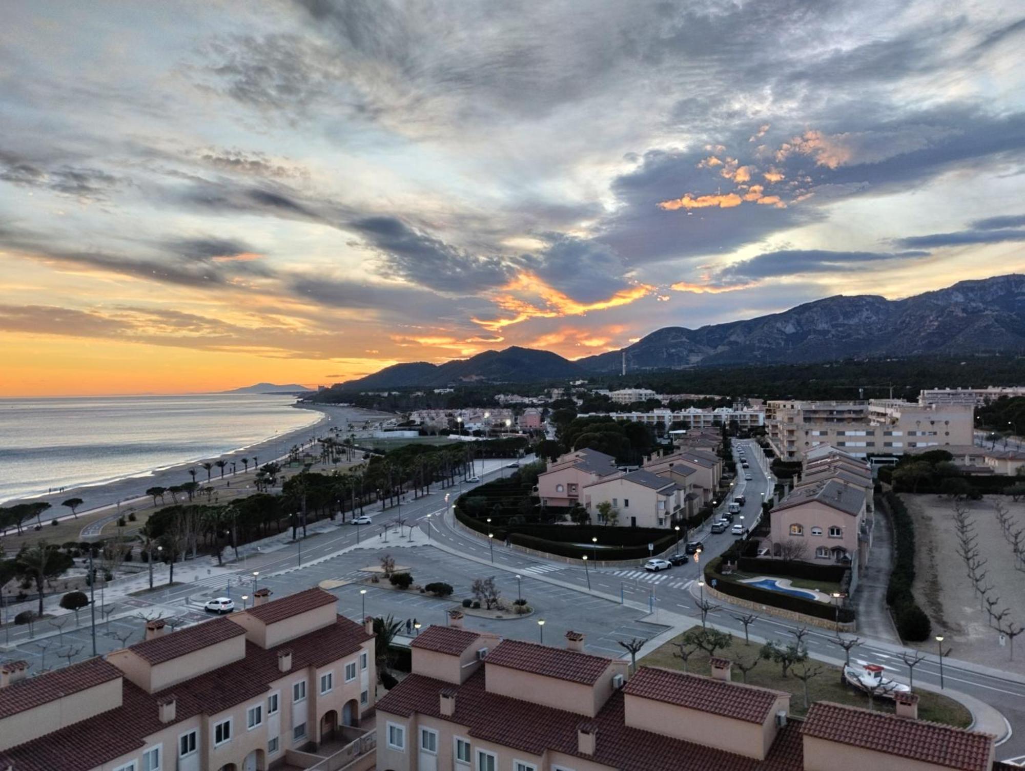 Apartamento Con Terraza, Vistas Playa Y Montana Hospitalet De L'Infant Εξωτερικό φωτογραφία